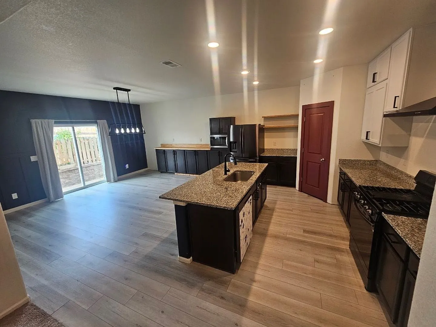 5 Bed/ 3 Bath/ 2-Car Garage In Bennett, Co - Available Now! Ask About Move-In Special! — Photo 4