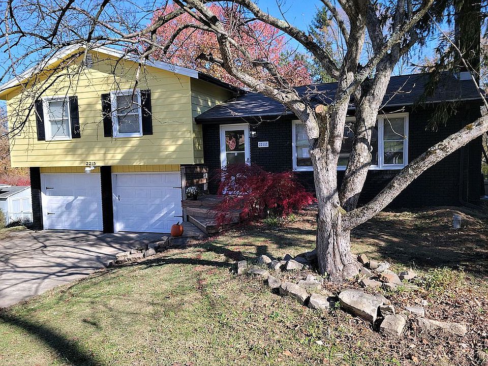 1st image of 2215 Cloverdale Dr