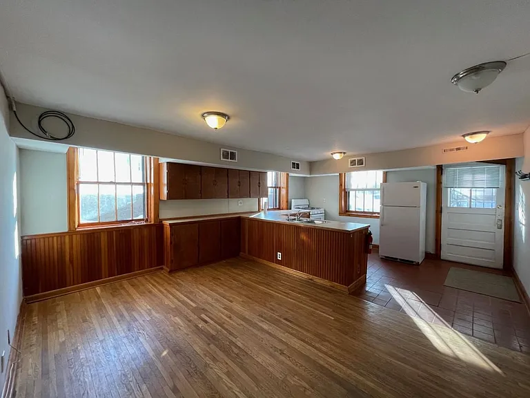 854 Linwood Ave #5 — Photo 1