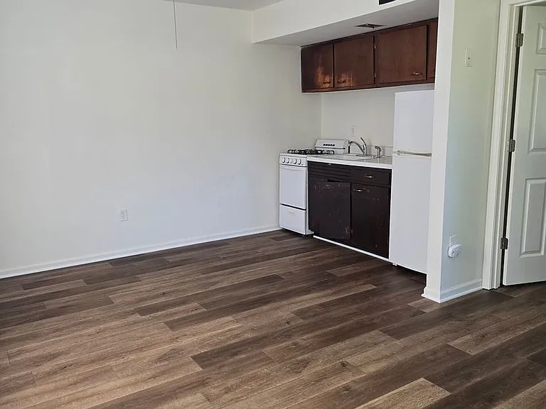 1036 Kingshighway St — Photo 5