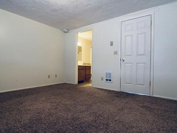 3rd image of 234 W 1 S #102