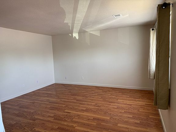 3rd image of 818 Stone Mountain Ct #3
