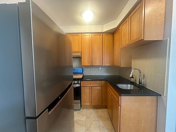 2nd image of 96 28th Ave #3