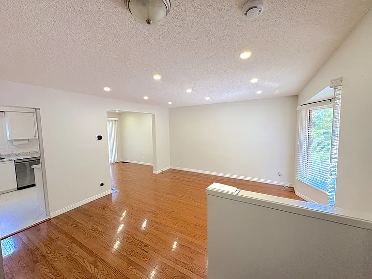 39 Elma St — Photo 4