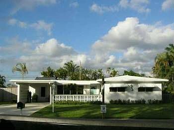 3rd image of 6060 NW 17th St