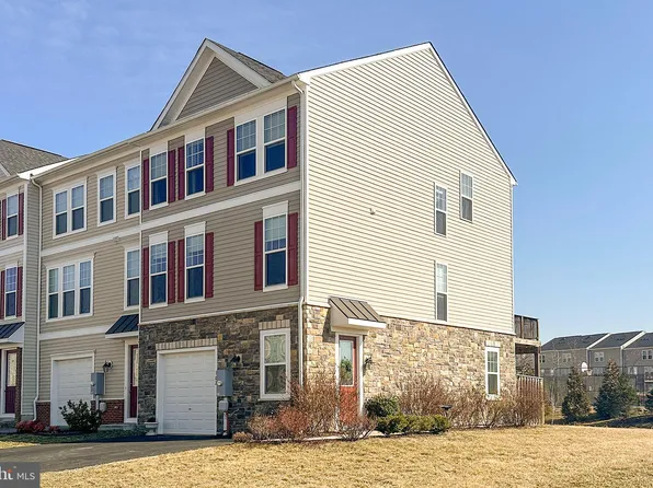 102 Keller Ct, Winchester, VA 22602