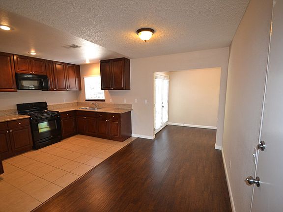 2nd image of 1667 W Pinedale Ave
