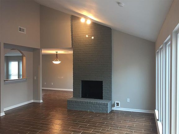 5th image of 15506 Pine Mountain Dr