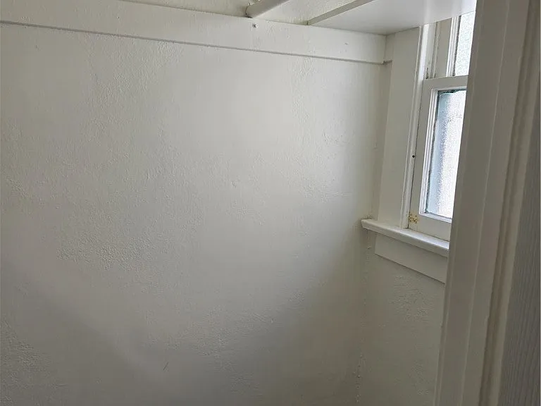 942 E 2nd St #15 — Photo 12