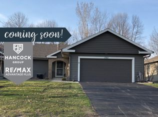 1762 Green Crest Dr, Victoria, MN 55386