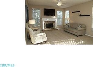 4th image of 288 Elmendorf Pl