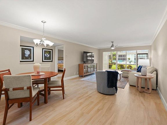 4th image of 755 Saturn Street #A104