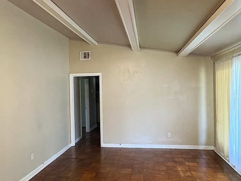 721 Meadowdale Pl — Photo 6
