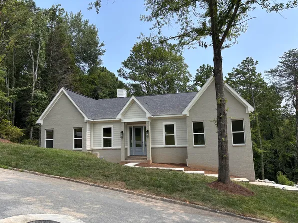 1721 Starboard Dr, Hixson, TN 37343