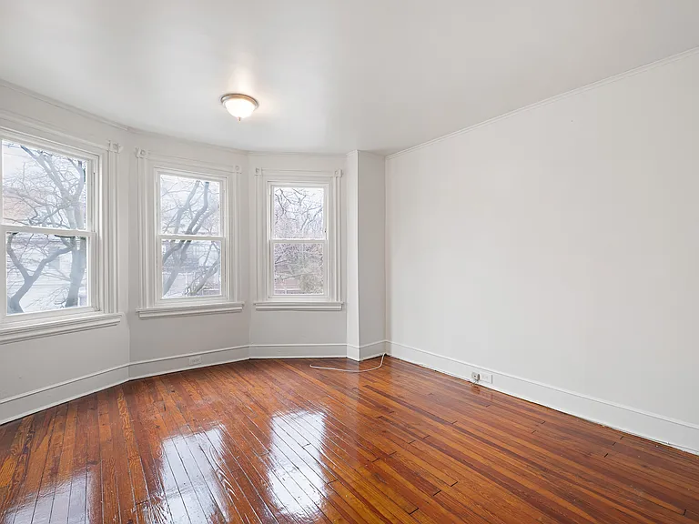 2402 N Van Buren St — Photo 10