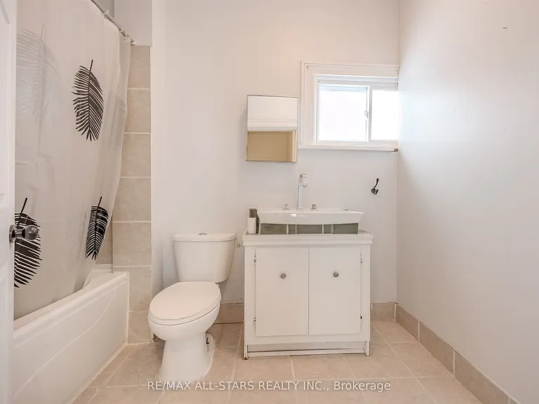 21 Albert St S — Photo 25