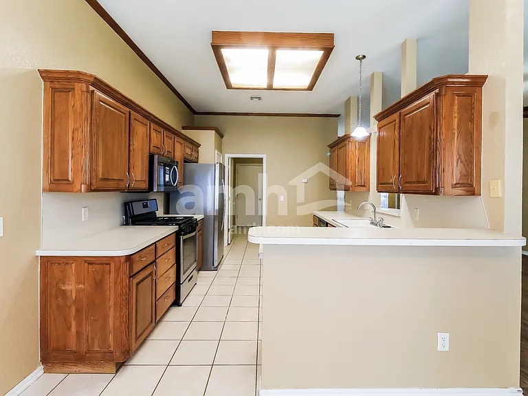 700 SW 156th Pl — Photo 3
