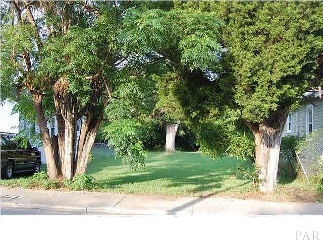 2nd image of 1700 N Davis Hwy