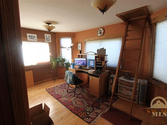 3rd image of 804 W Park Ave