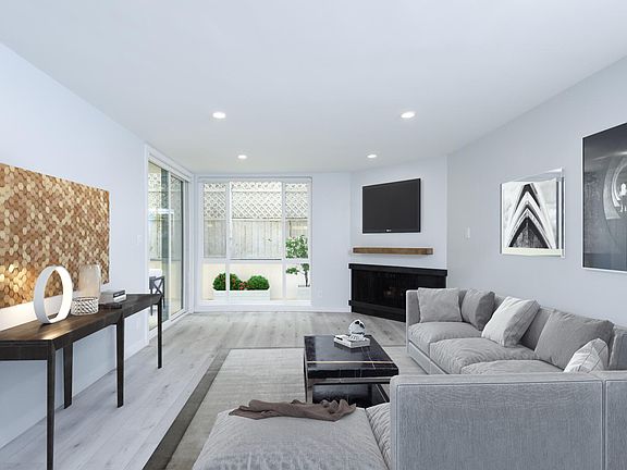 2nd image of 932 7th St #10B
