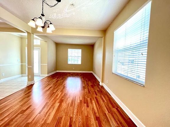 3rd image of 10427 Kristen Park Dr