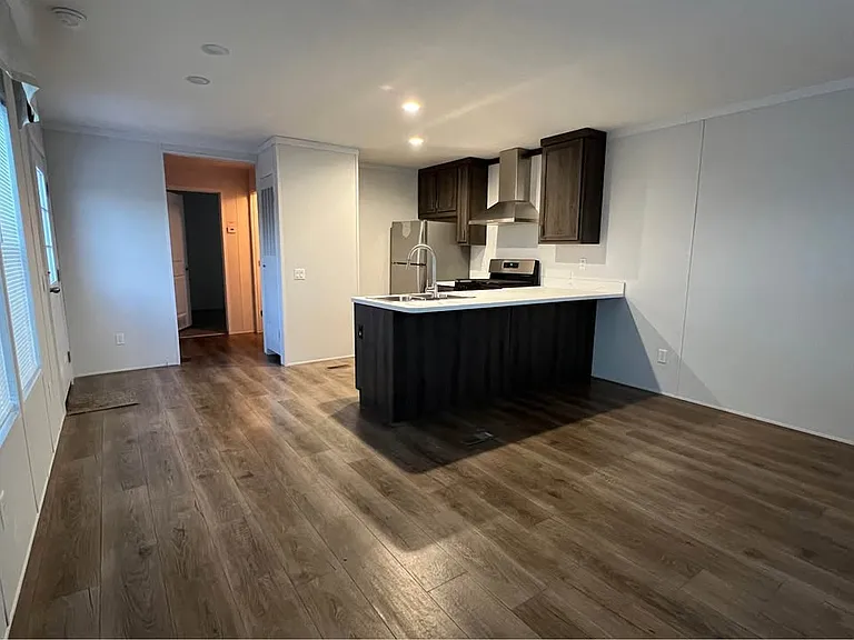25213 Gratiot Ave #114 — Photo 4