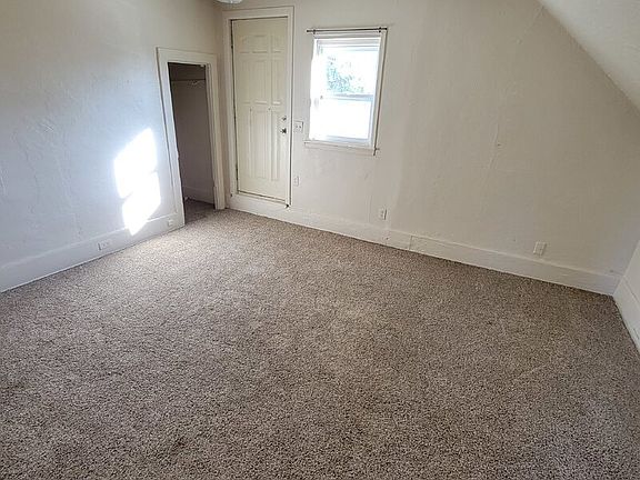 2nd image of 2220 E Walnut St APT 3