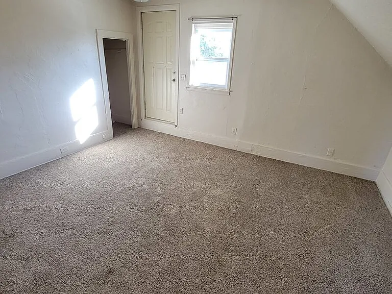 2220 E Walnut St #3 — Photo 2