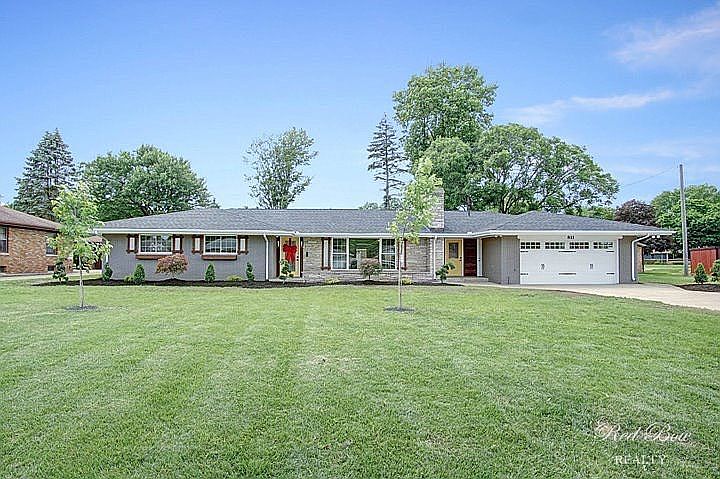 1st image of 811 N Ironwood Dr