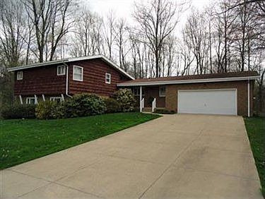 2nd image of 3985 Greentree Rd