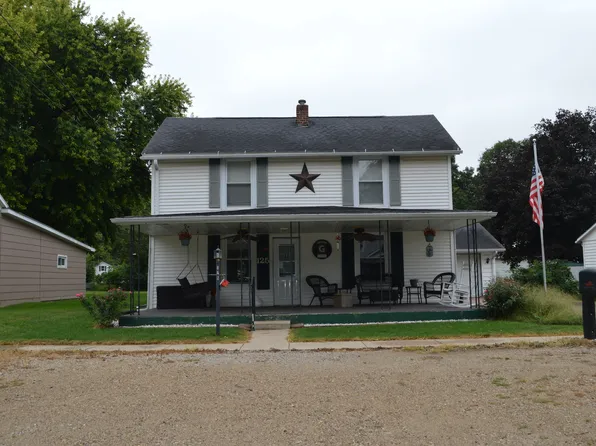125 N Washington St, Tiskilwa, IL 61368