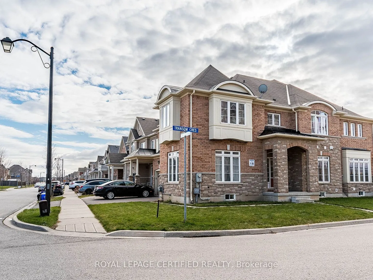 5 bed, $3,799 — Photo 2