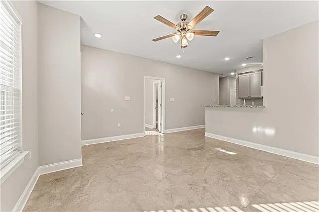 3 bed, 2.0 bath, 977 sqft, $1,625 — Photo 3