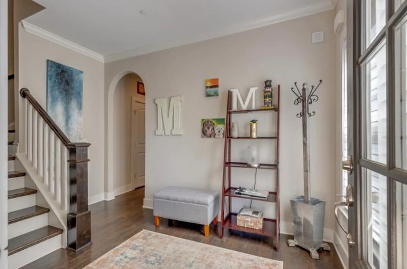 3 bed, 2.5 bath, 3054 sqft, $4,500 — Photo 3