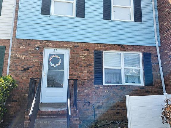2nd image of 37 Bristol Ct