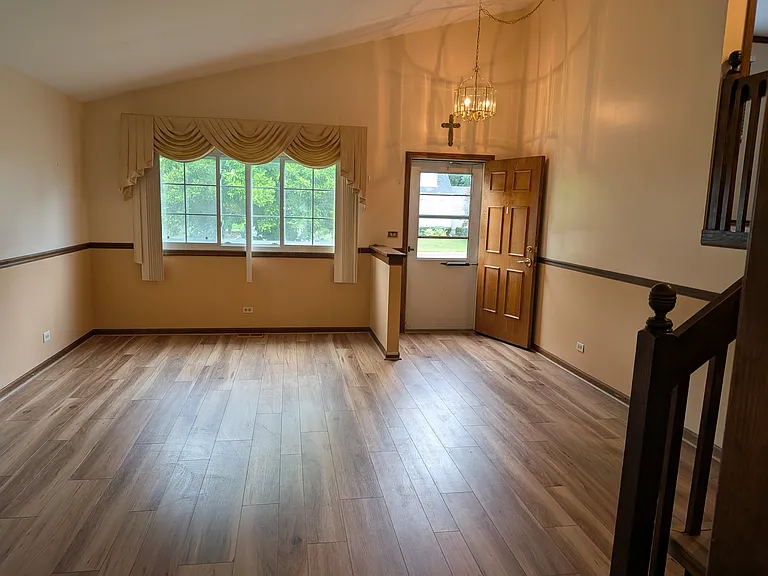 436 Pine Ave — Photo 2