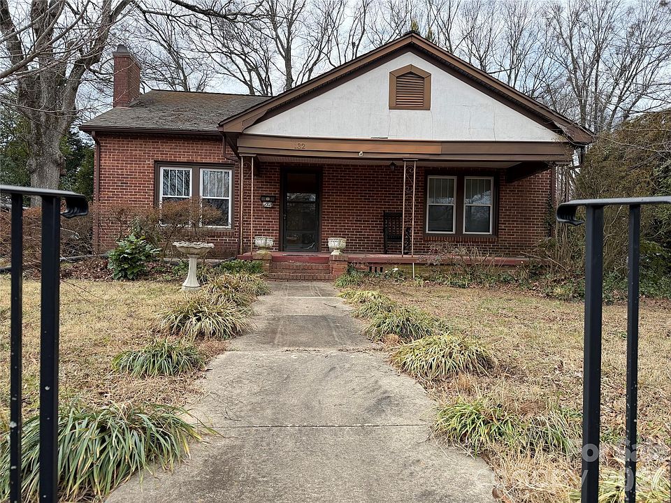 1st image of 132 W Stewart Ave