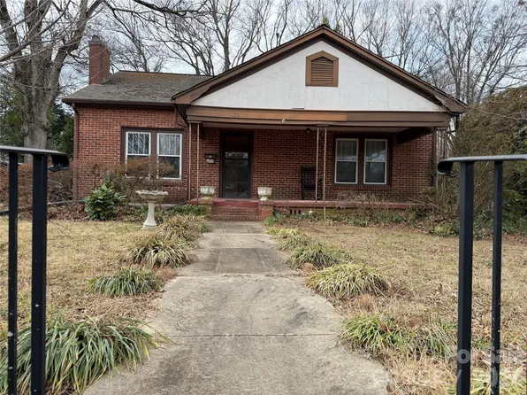 132 W Stewart Ave, Mooresville, NC 28115