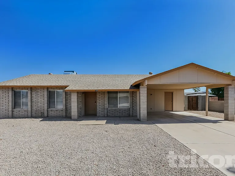 7334 W Carol Ave — Photo 2