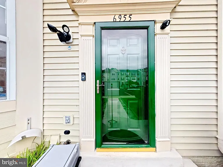 6955 Aquamarine Ct — Photo 40