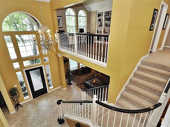 4th image of 4811 Burbury St