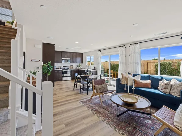 444 Quarto Dr, Turlock, CA 95380