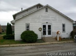 209 S Poplar St, Assumption, IL 62510