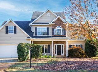 2 Meadow Lake Trl, Greer, SC 29650