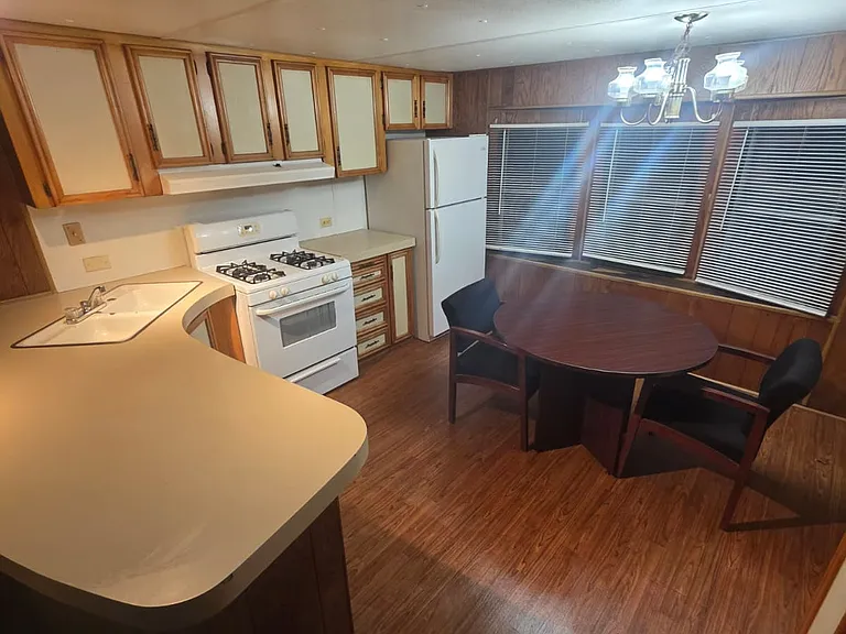 4728 Ellsworth Ln #4728 — Photo 1