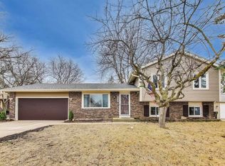 5307 Abbey Dr, McHenry, IL 60050