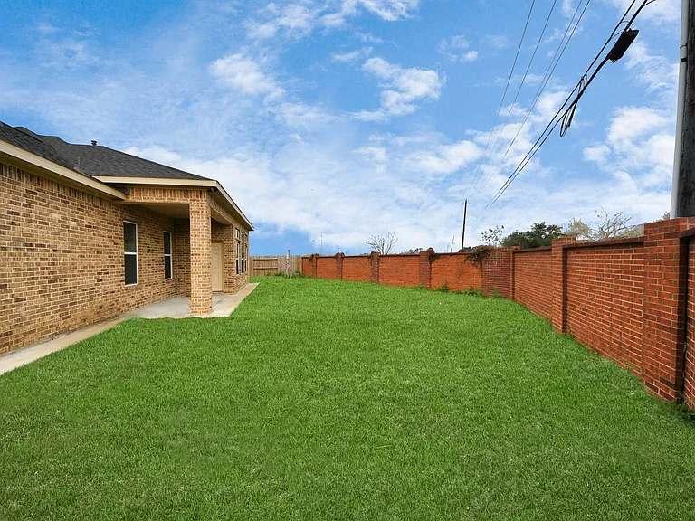 2003 Marthoman Dr — Photo 38