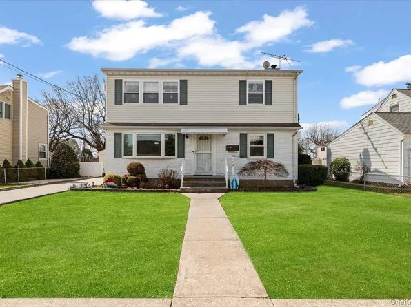 2192 6th Street, East Meadow, NY 11554