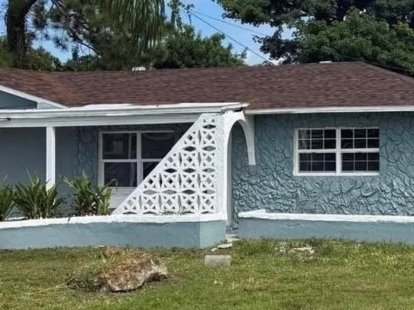 1001 Coolidge Ave, Lehigh Acres, FL 33936