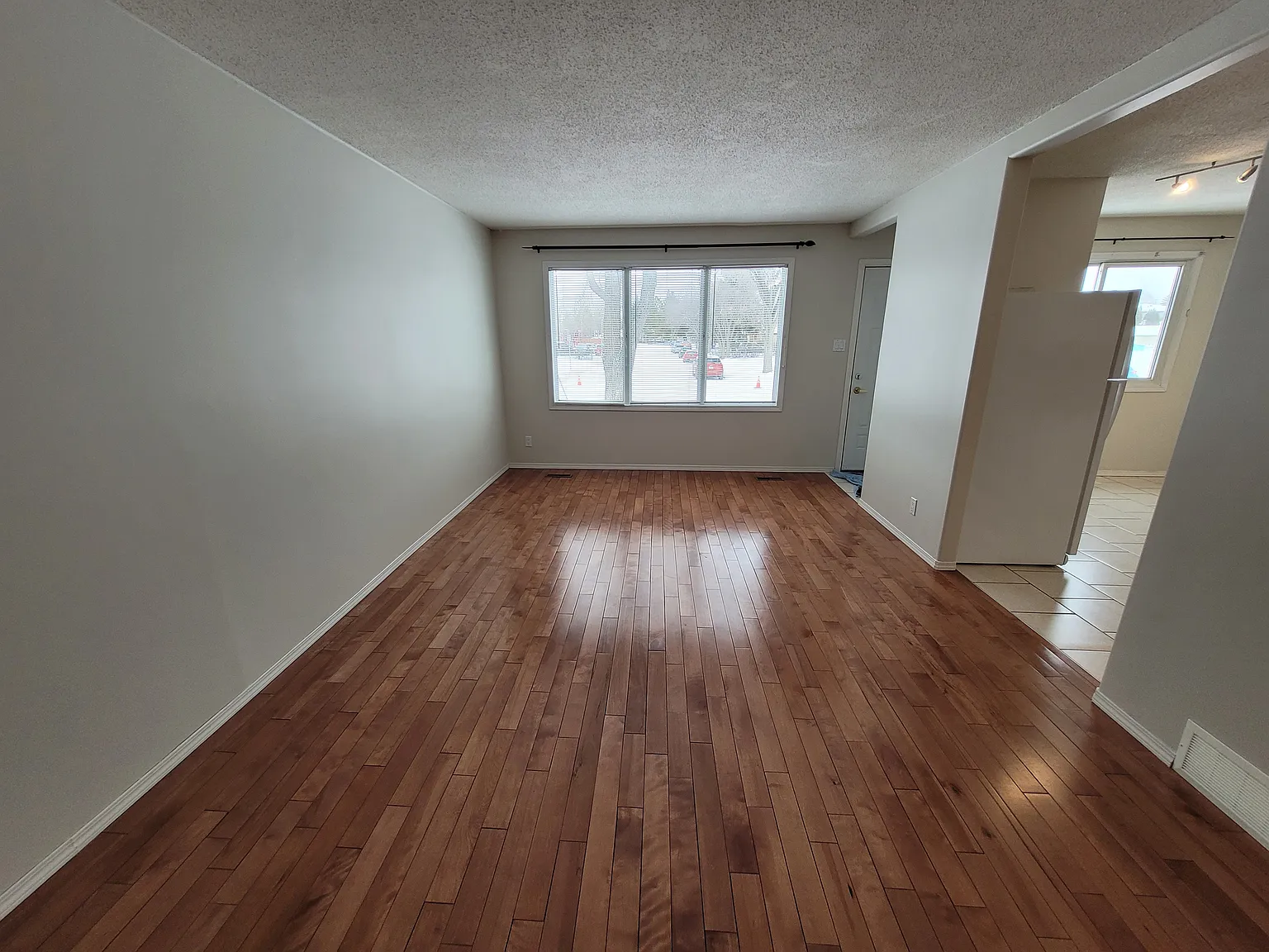 203 Campion Crescent — Photo 2